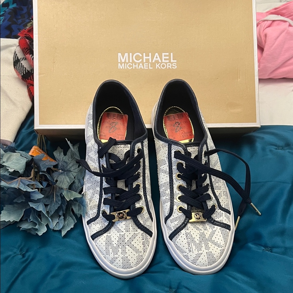Michael Kors Navy and White Patterned Sneakers